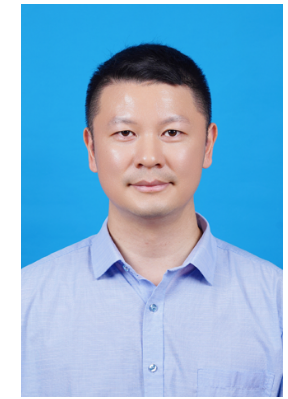 田蒋为个人照片